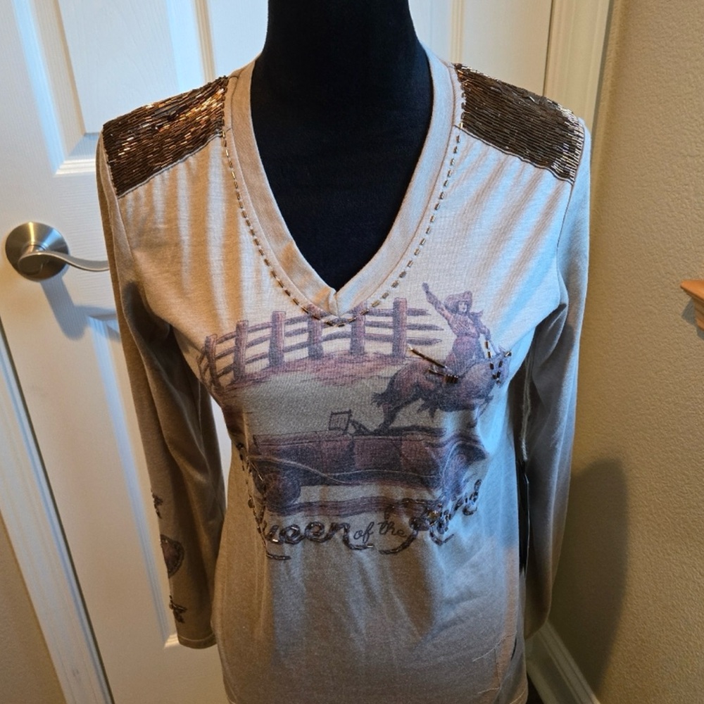 Double D Ranch Queen of the reigns tee antique car cowgirl horse fence RTL $205